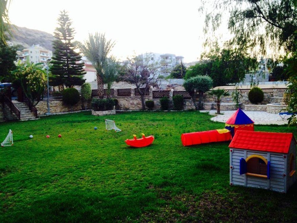 M. Moniatis Hotel Limassol Exterior foto